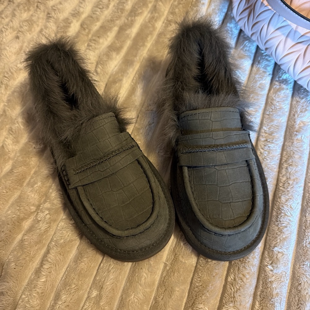 Faux Fur Lined Slip-On Loafers in Dark Gray